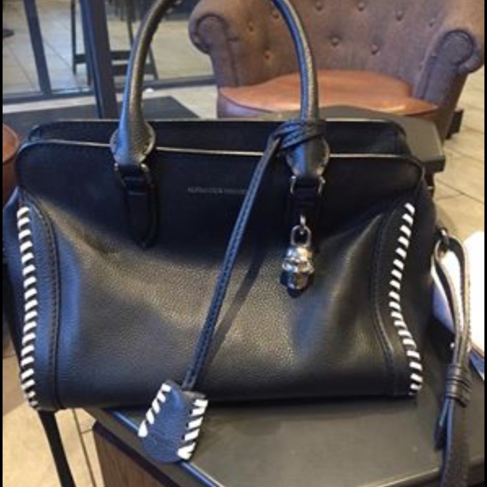 Alexander McQueen leather hangbag - Picture 4 of 4